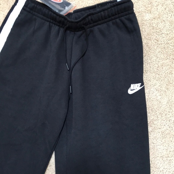 NWT! NIKE Size M black fleece lined joggers pants - Picture 2 of 11